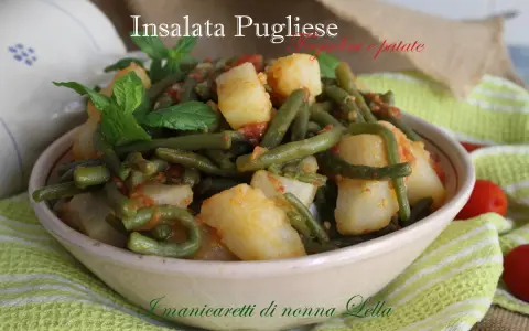 Insalata Pugliese con fagiolini e patate, un piatto semplice e gustoso, arricchito da pomodoro e menta fresca.
